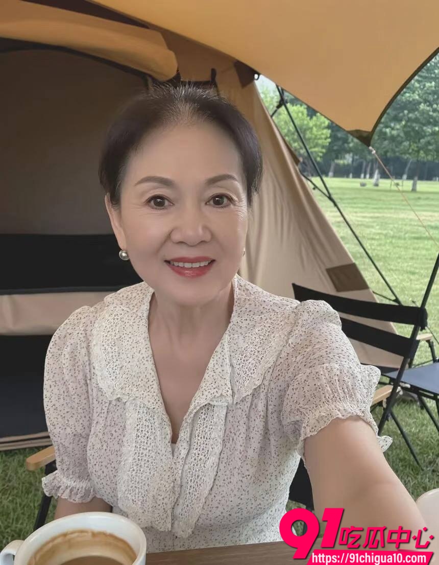 寂寞寡妇和年轻小伙性爱3 寂寞寡妇和年轻小伙性爱3