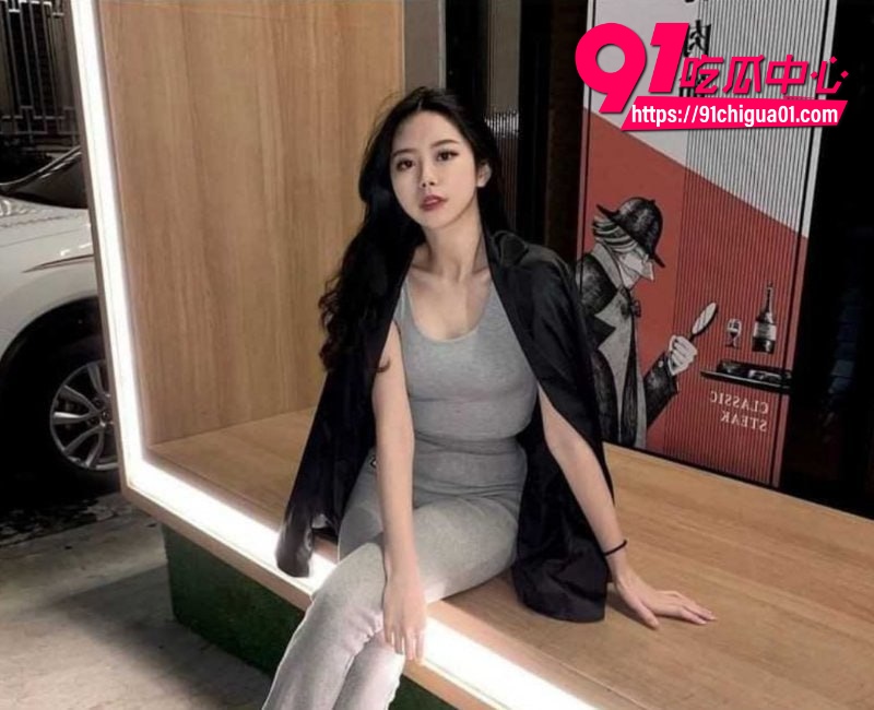 广西养生馆老板娘陈婉蓉出轨偷拍视频曝光 包间内主动脱光勾引客户 女上骑乘猛吸肉棒超级诱人
