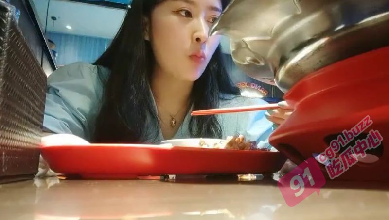 约炮推荐～假装富二代约拜金女啪啪 全自动女骑士登场为您服务！