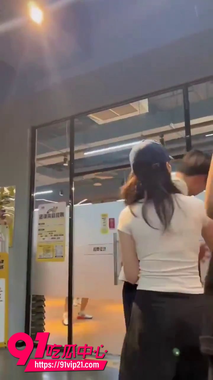 哥们脚踏两只船被找上门5 哥们脚踏两只船被找上门5