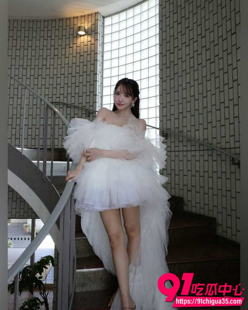三上悠亚婚纱照引争议 7 三上悠亚婚纱照引争议 7