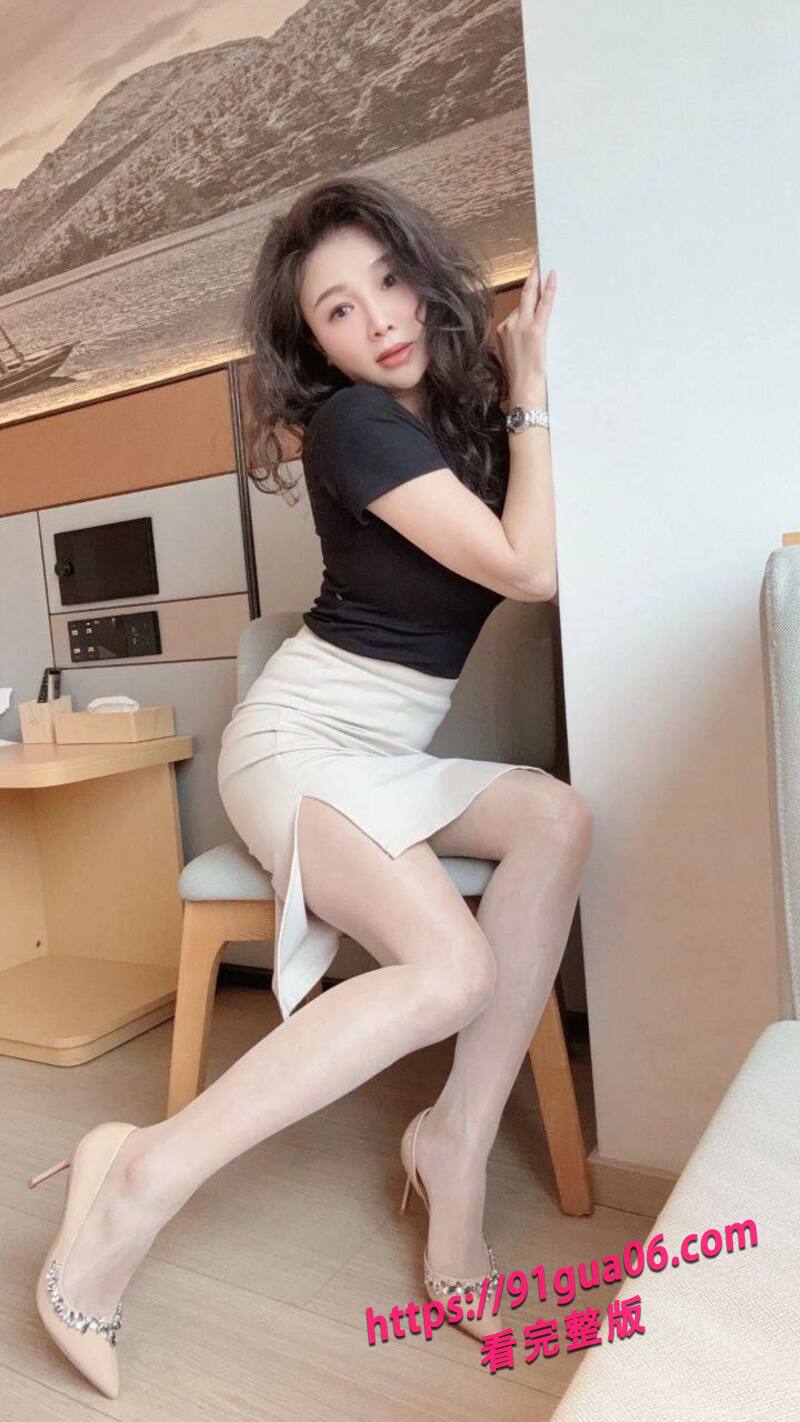 美艳人妻被强行性爱04