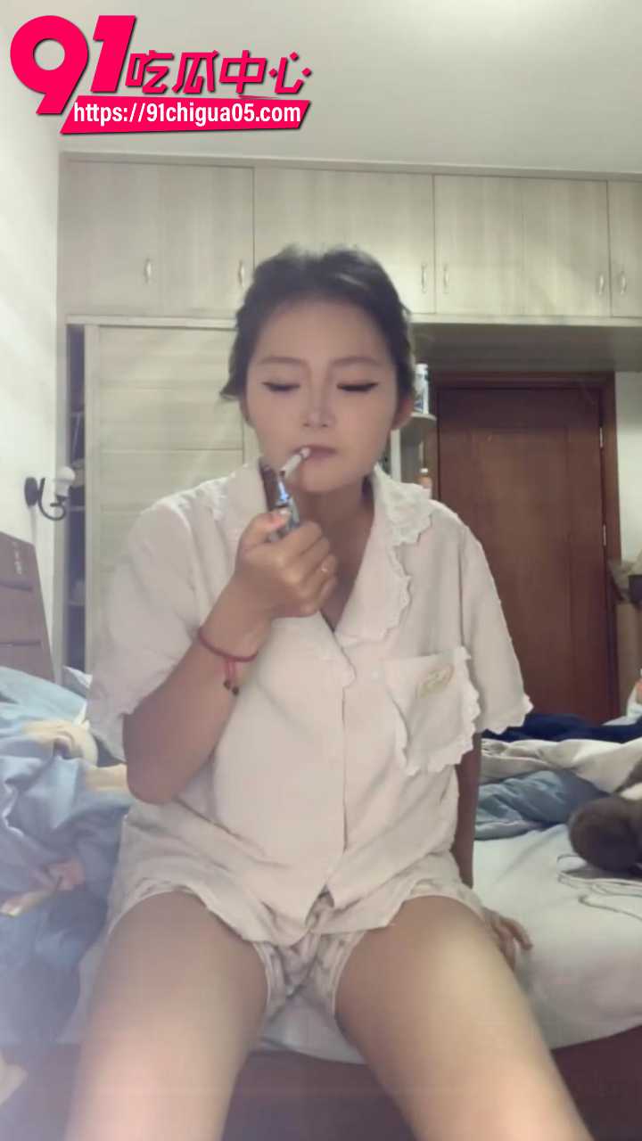 全网最火眼镜妹困困兔自慰1 全网最火眼镜妹困困兔自慰1