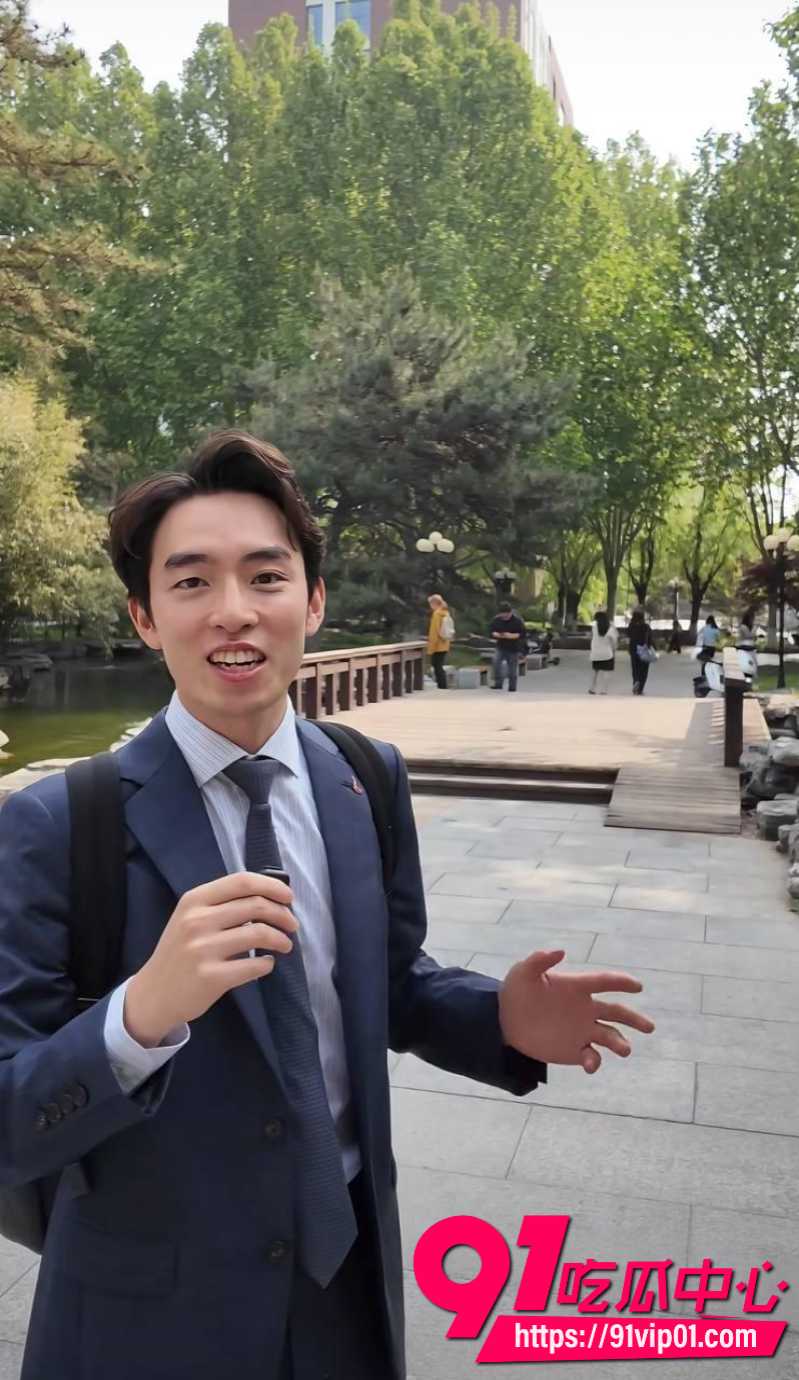 小红书林间自爆曾遭学长强奸港科大教授饶安逸被女生实名举报4