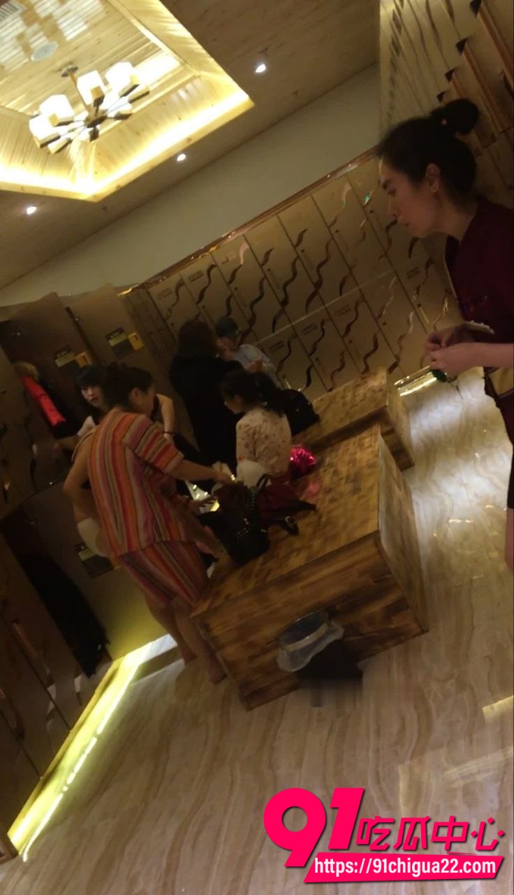女宾换衣室内部8