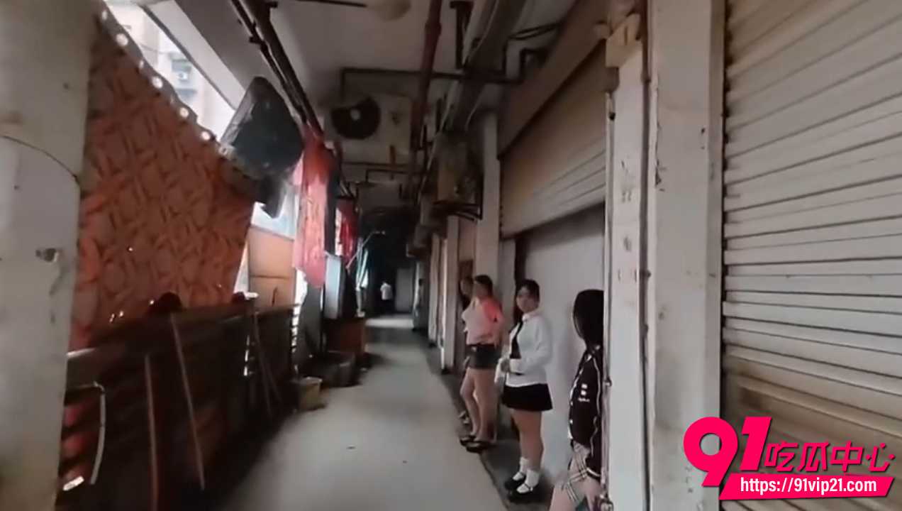 重庆站街女真实街拍流出5 重庆站街女真实街拍流出5