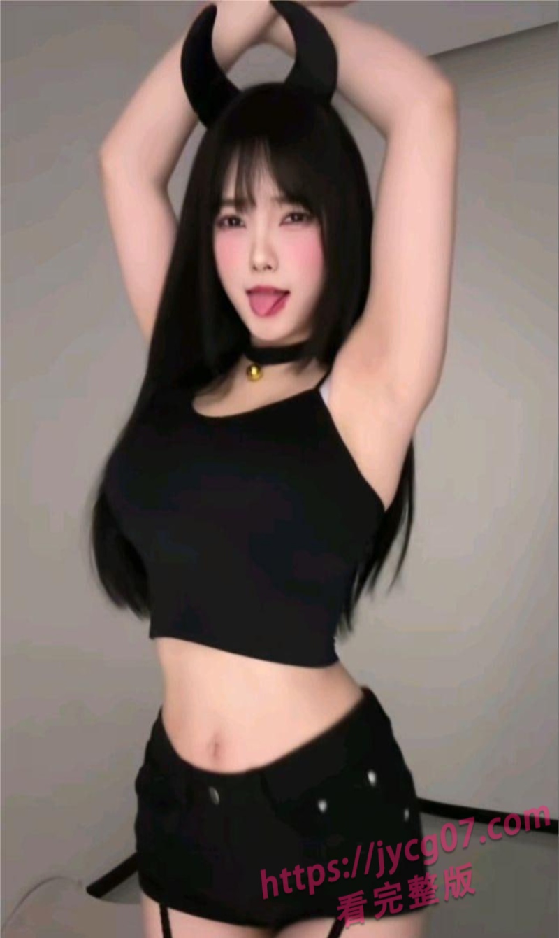 抖音百万粉琳铛私拍合集！剧情向＋多角色演绎尺度拉满 配图2