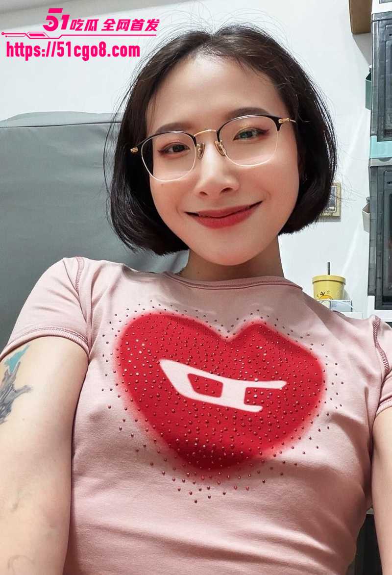 极品高颜值短发眼镜婊林慧君不雅视频流出6拷贝 极品高颜值短发眼镜婊林慧君不雅视频流出6拷贝