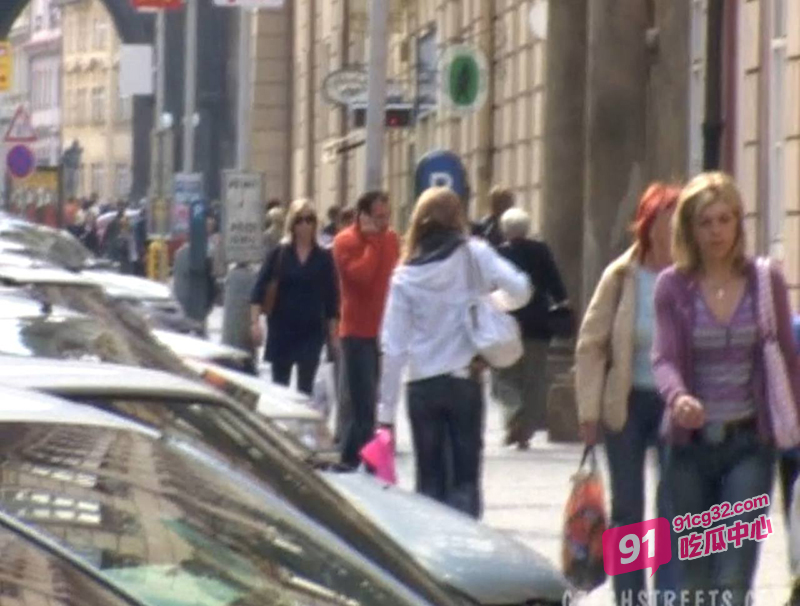 捷克街头之超能力搭讪 冒充富二代搭讪有夫之妇！ 配图5