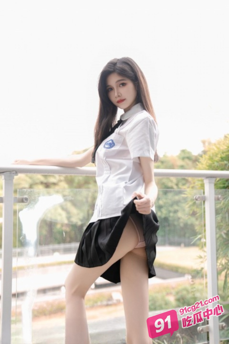 清纯班花爱上多人运动！与同班富二代激情3p 竟将反差演绎到极致！