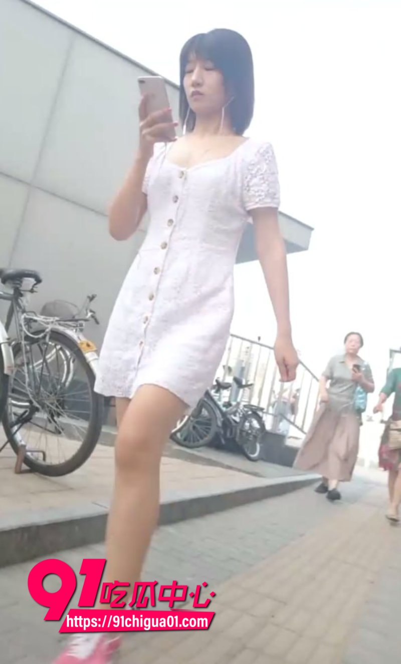 抄底大神户外极限偷拍5 抄底大神户外极限偷拍5