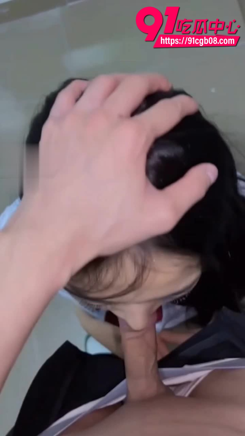 黑丝JK小母狗楼梯露出7 黑丝JK小母狗楼梯露出7