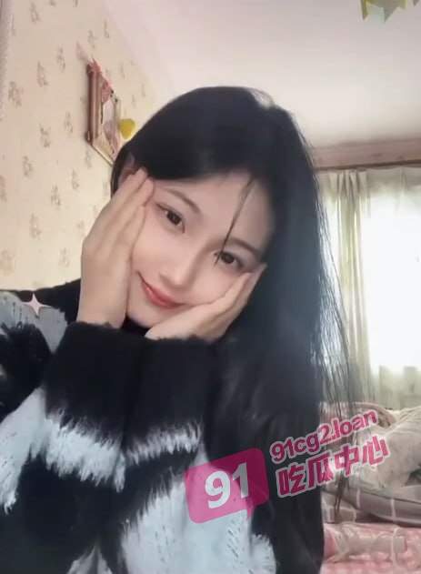 成都商务伴游陈艺茹~下班后的新兼职 “你的逼这么值钱吗”