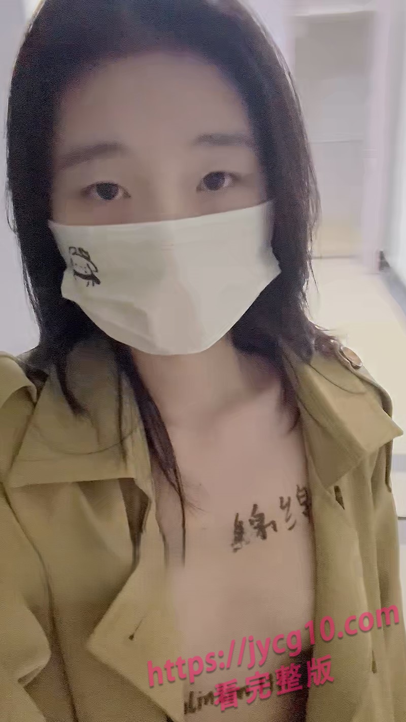 少女小雨绵绵大胆露出 潜入车库挑战极限快感