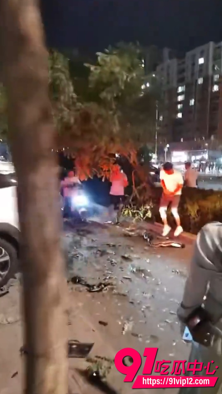 银川怀远发生多车连撞事故6