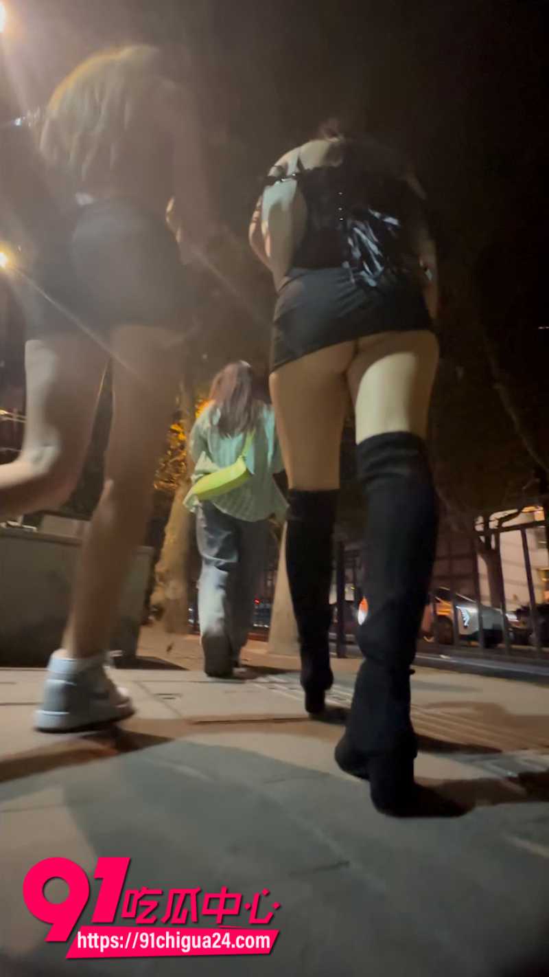 抄底大神自来眼街头尾随乌克兰美女极限偷拍1