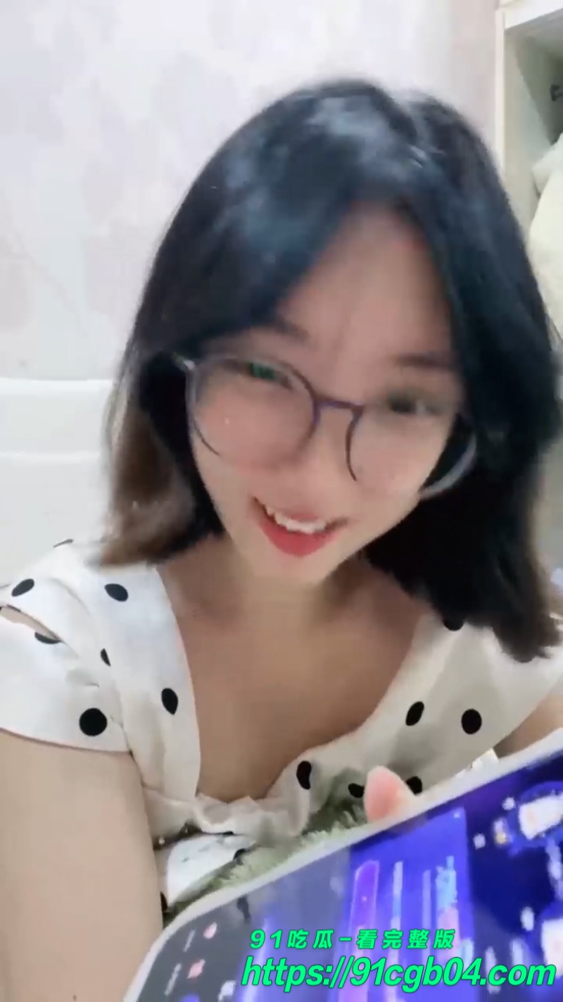 推特反差少女安安宝贝自慰福利网页素材3水印版 推特反差少女安安宝贝自慰福利网页素材3水印版