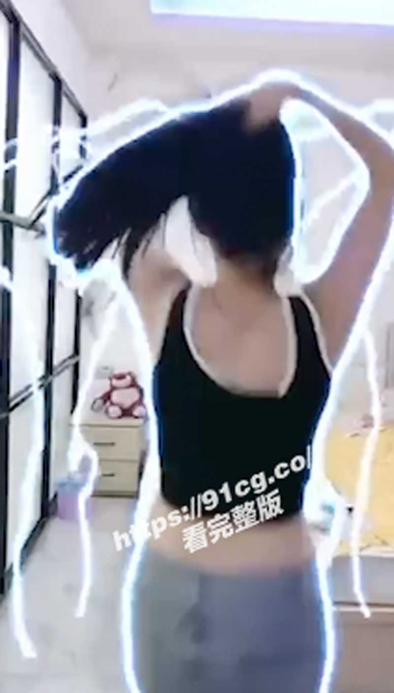 清纯G奶女孩全裸热舞极品美白巨乳剧烈晃动展现完美身材带来视觉极致诱惑