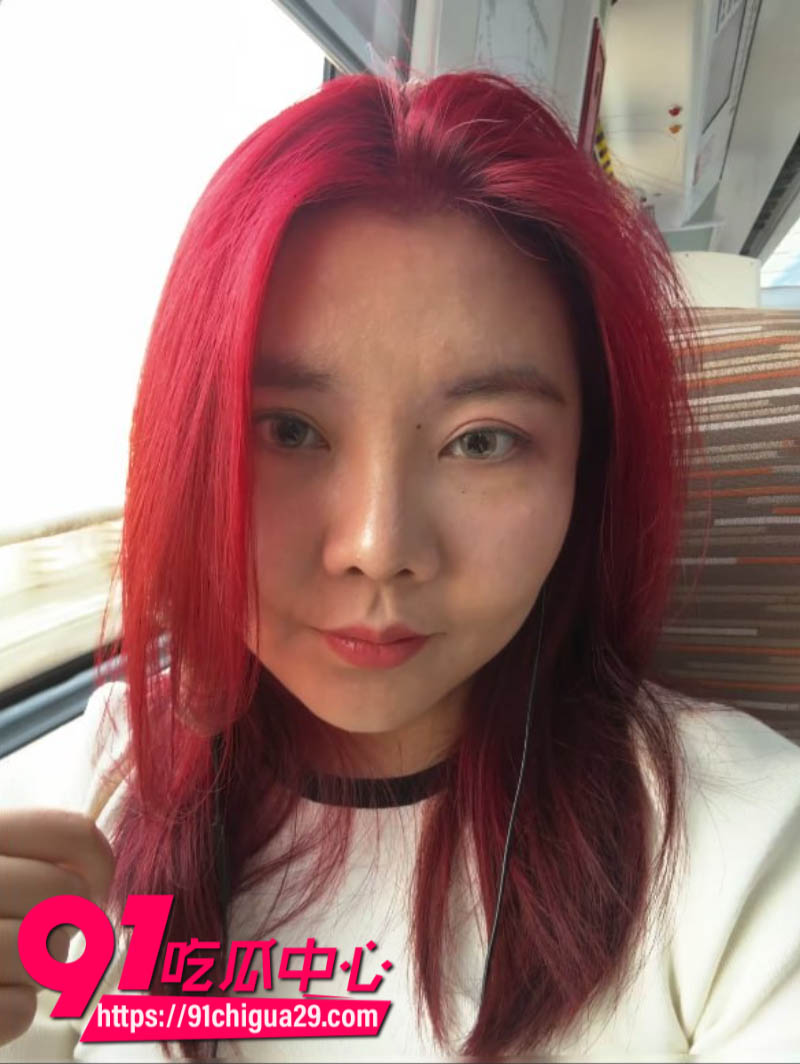 来杯姬尾酒借公交站劝烟事件煽动男女对立微博账号彻底禁言6