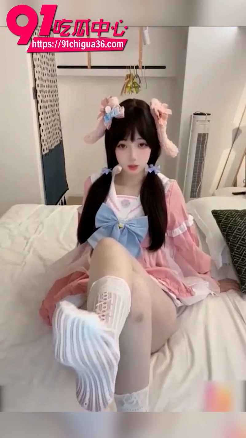 双马尾小萝莉奶芙居家自慰福利2