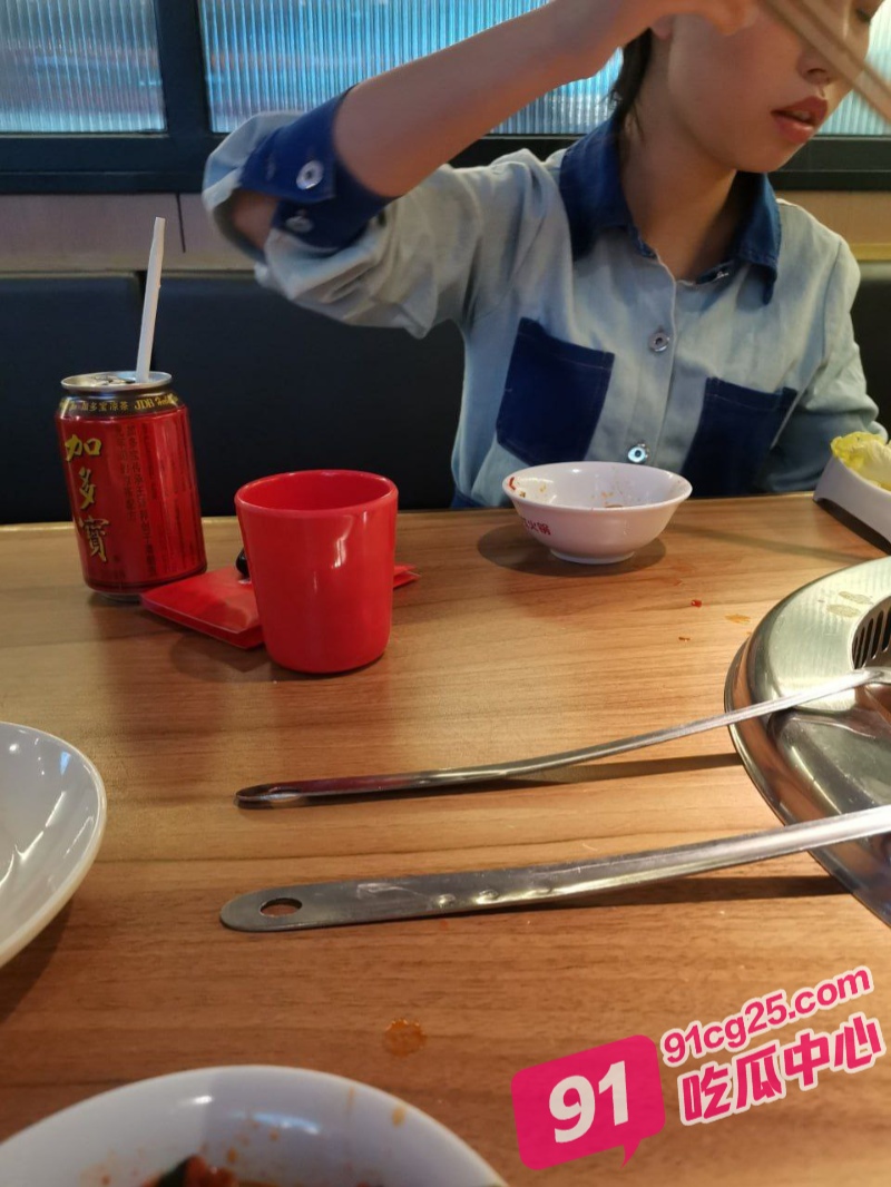 女大学生网恋奔现 遭下药迷奸惨被滴蜡调教 小伙甚至浴血奋战！ 配图17