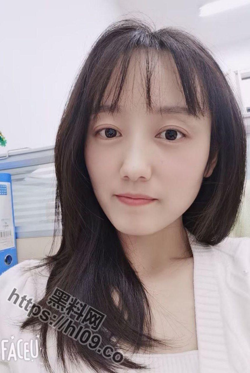 经过一个月的追求，终于是操到公司美女财务助理，淫荡风骚口活贼棒