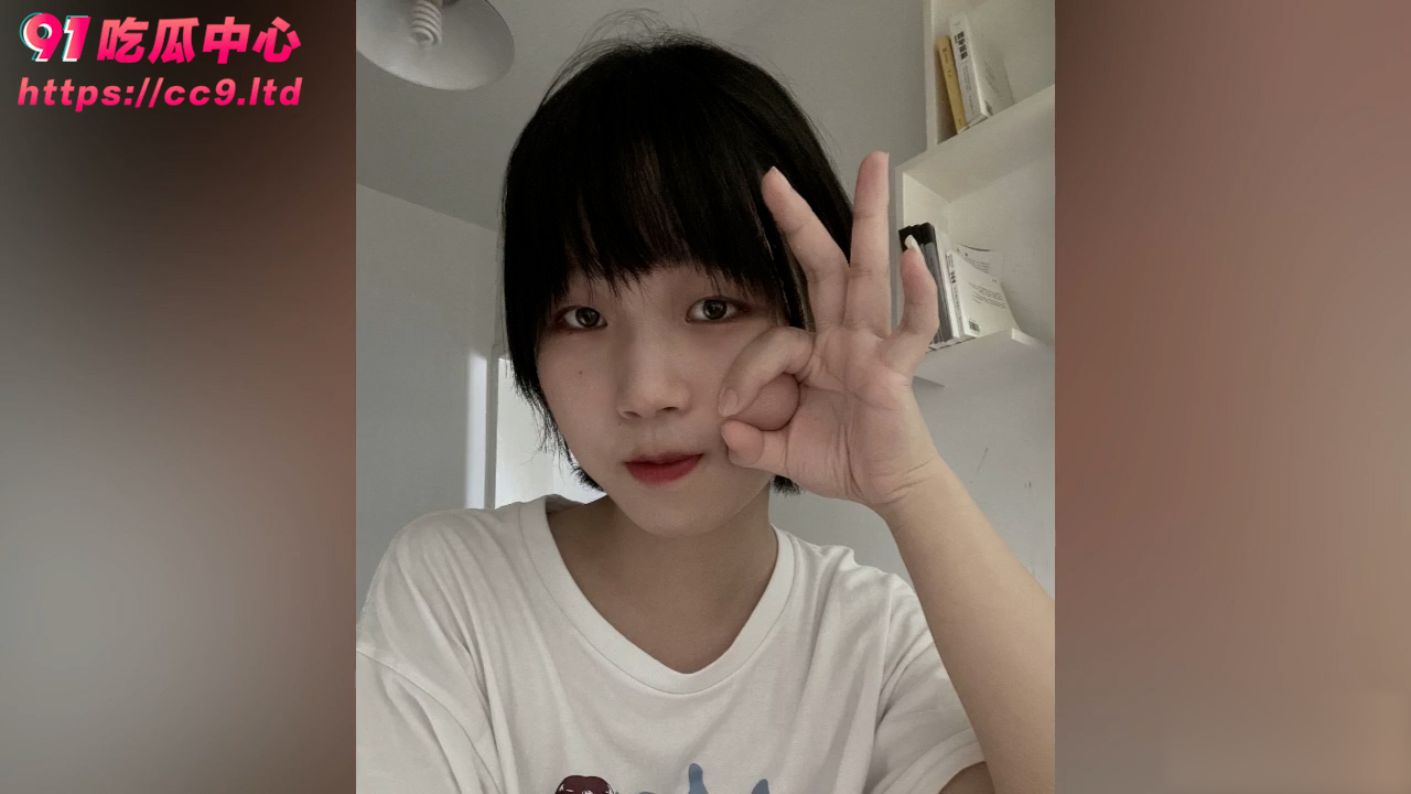兄妹乱伦~妹妹去见男朋友之前也要先满足哥哥的无理要求!