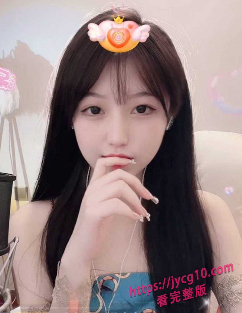 湖南职业大学张幂清纯外表藏不住本性！画面太上头了 配图