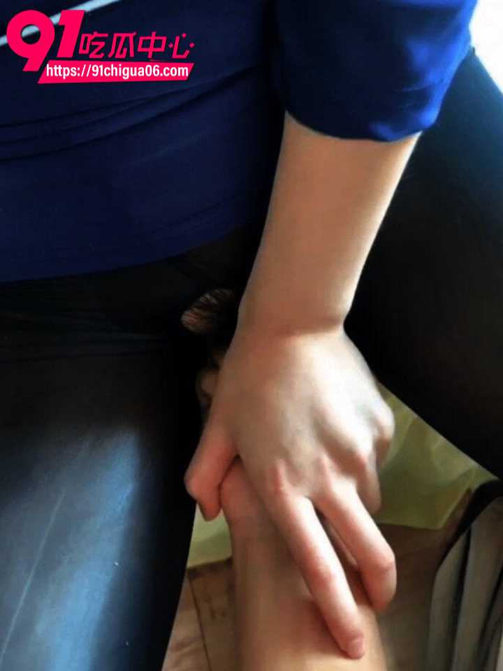 极品姐姐制服黑丝极致诱惑3 极品姐姐制服黑丝极致诱惑3