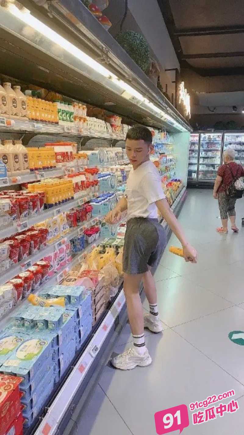 呆萌de小受受嫁给美国同性白皮猪 并在微博声称“以后就是你们中国人了 不是我们” 配图21