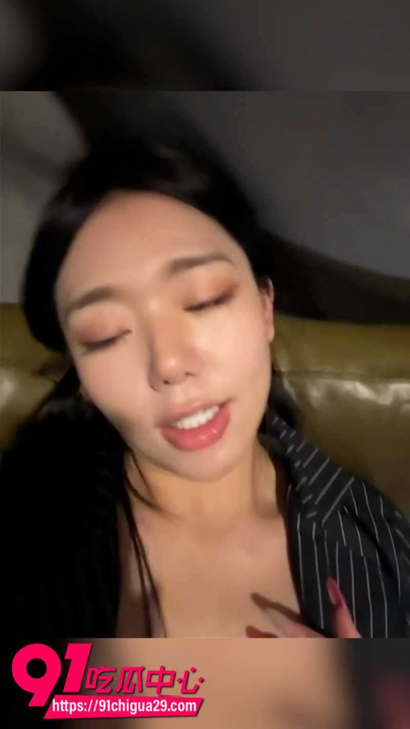 ST站女主播jiajiaL 黑丝开衫自慰福利 饥渴御姐敞开上衣疯狂抠逼浪叫