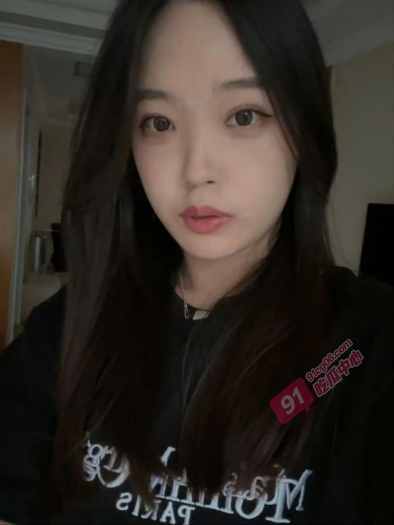 抖音风混剪～绿帽癖被迫签订转让女友协议 看着女友与他人在床上缠绵交织！