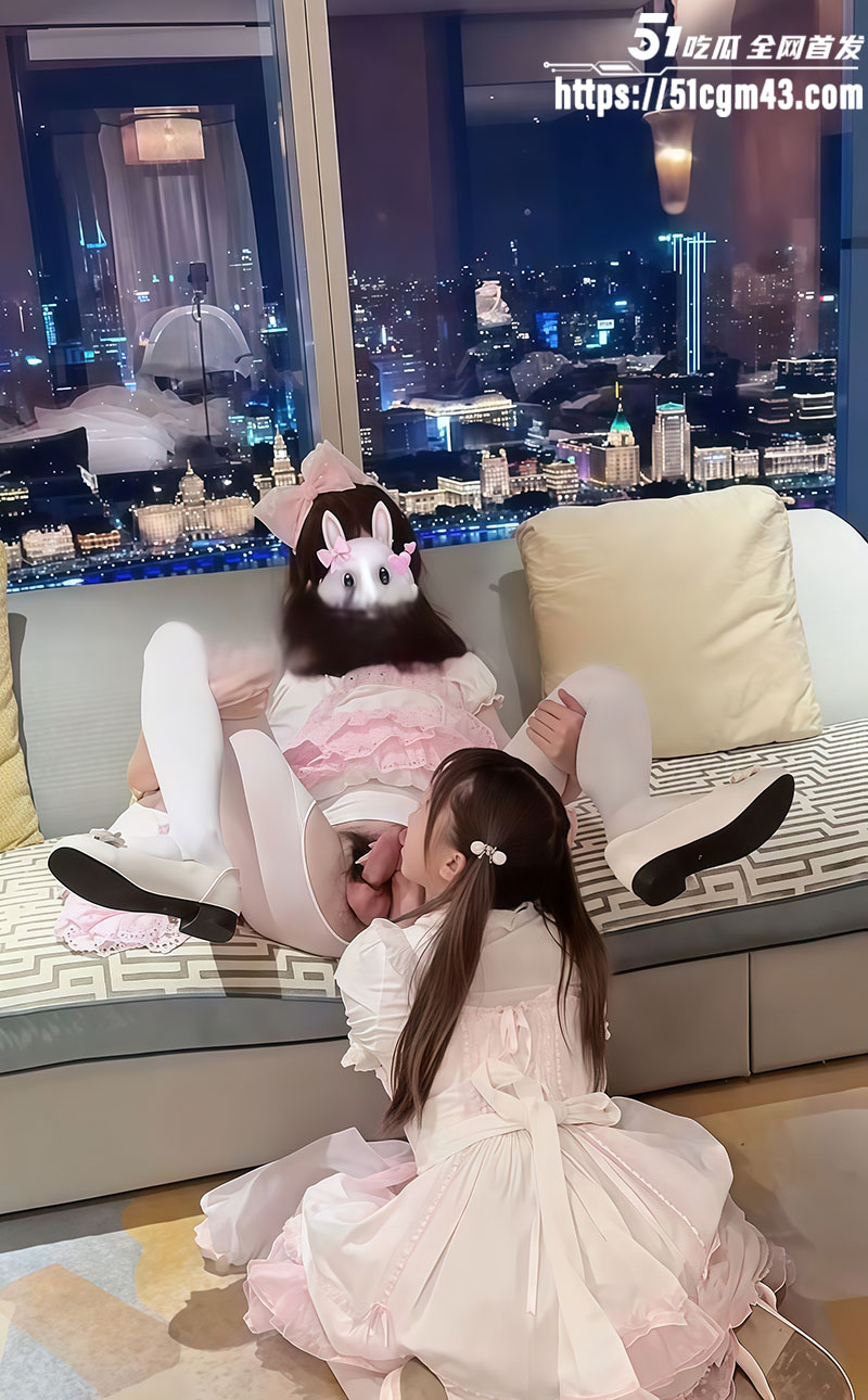 反差福利姬三岁白丝兔女郎无套猛操1