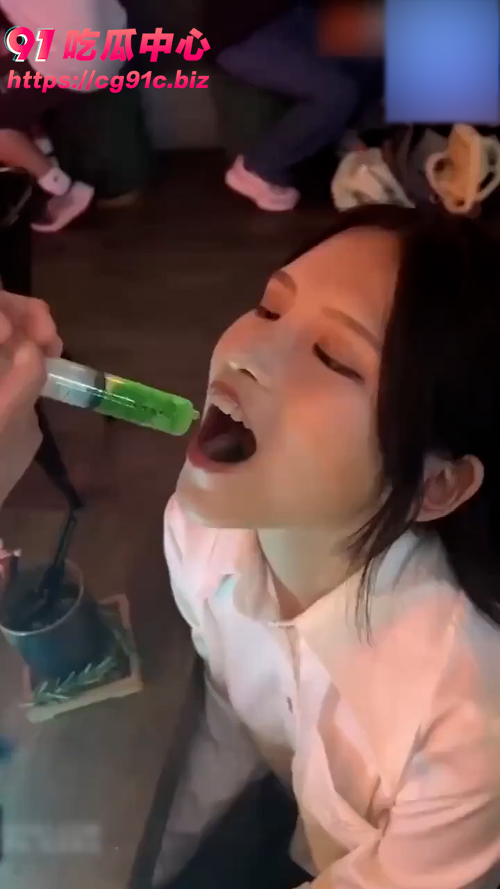 理想汽车富人圈女神车震 车内调戏车震3部曲曝光 奢华EV座驾激情戏码