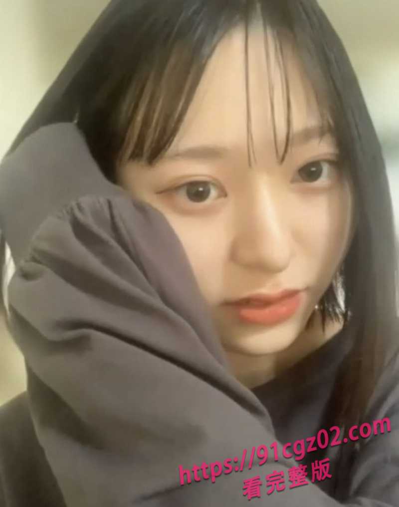 岛国嫩妹zoom深夜寻找刺激视频流出 樱花妹玩的太开放