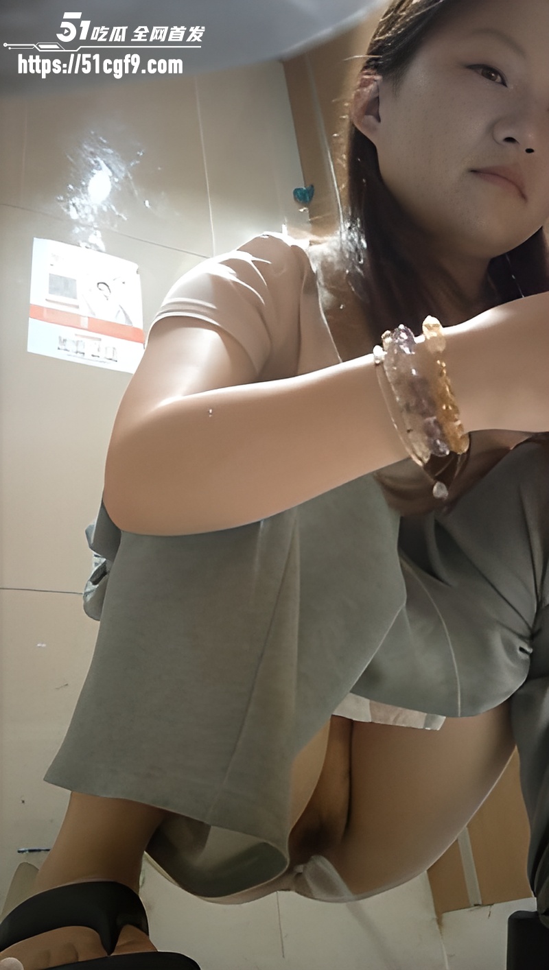 商场女厕插眼美女鲍鱼 4 商场女厕插眼美女鲍鱼 4