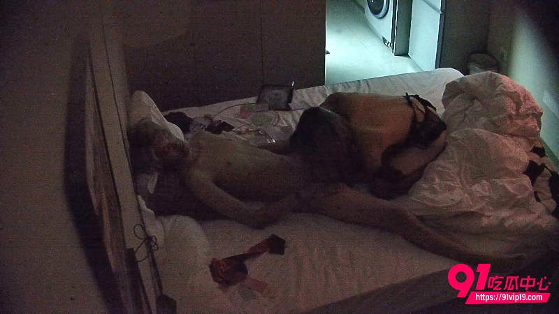 小黄毛跟女友情趣酒店打炮 9 小黄毛跟女友情趣酒店打炮 9