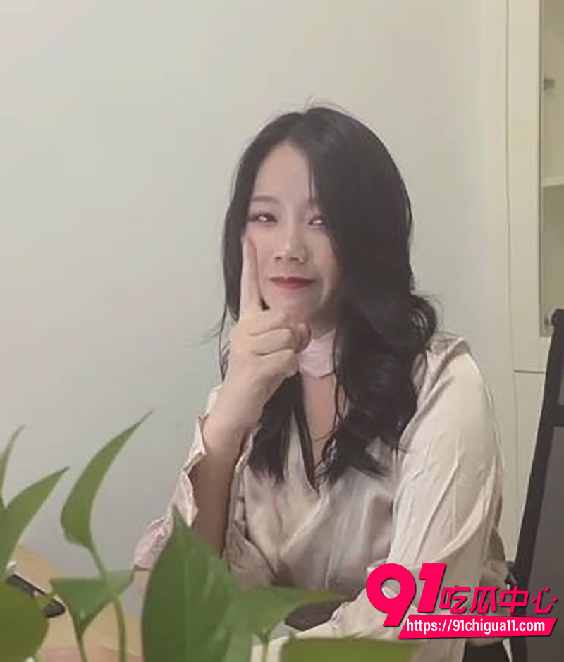 清纯OL少妇蜜桃酱 4 清纯OL少妇蜜桃酱 4