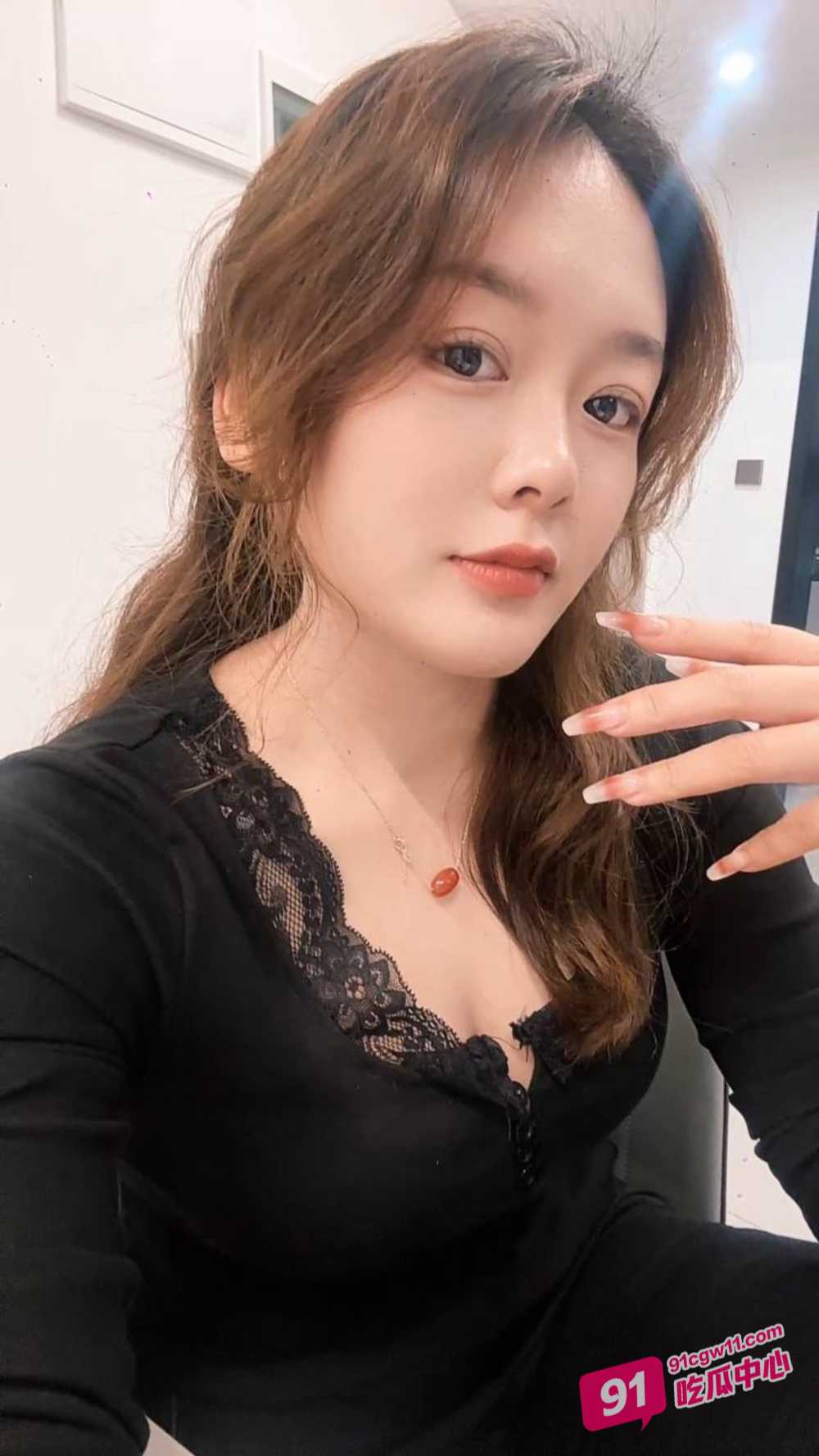 德州少妇陈雪梅重度SM淫魔 滴蜡喝尿皮鞭捆绑 直接把骚母狗玩高潮！ 配图