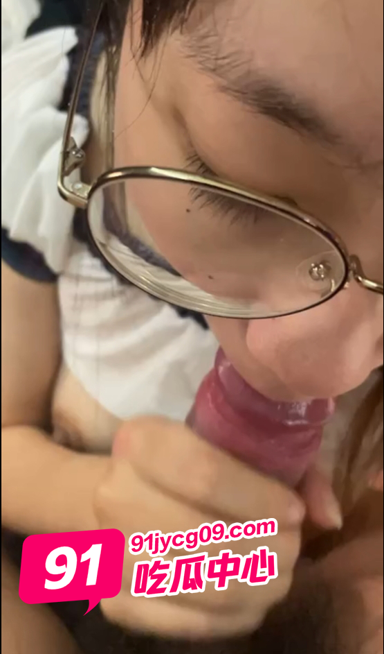 湖北大学学妹月琪 我是爸爸的小母狗~ 超淫荡口交拉丝视频流出