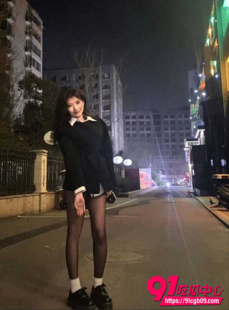 北京科技大学天津学院网红张绮3