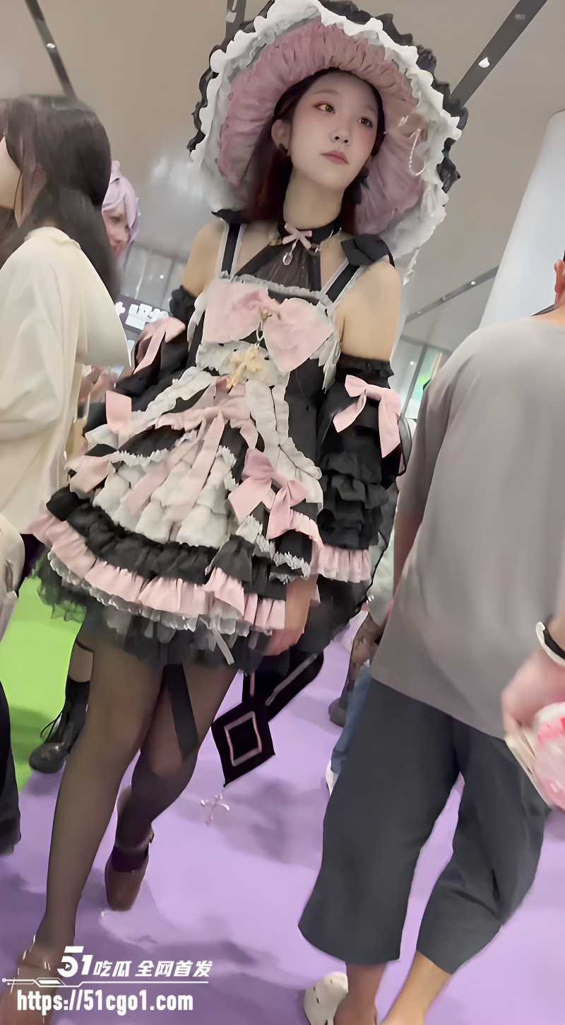 漫展抄底黑丝洛丽塔美女 1 漫展抄底黑丝洛丽塔美女 1