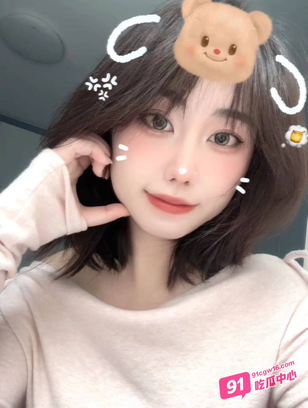 嫩逼学生妹各种性交名场面合集 反差母狗嫩妹 在不同场景口交性爱 配图