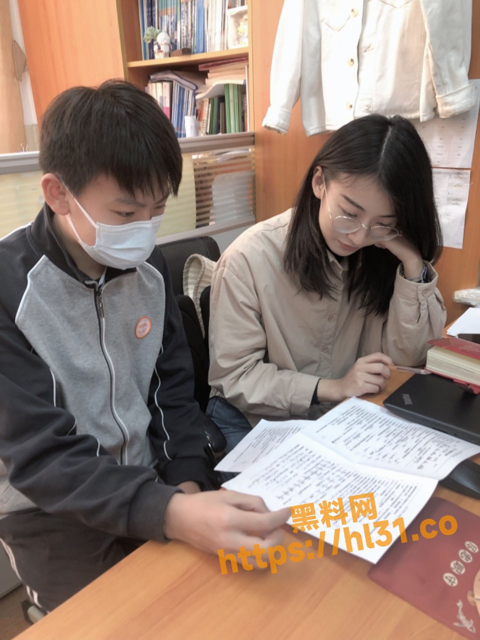 上海女老师出轨学生事件张越丈夫问话笔录流出，多位主播cos张老师蹭流量