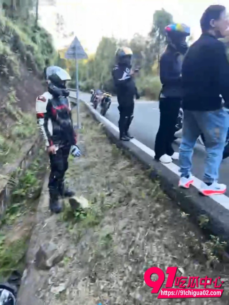 桂山袁聪摔车 估计腰已经断了6 桂山袁聪摔车 估计腰已经断了6