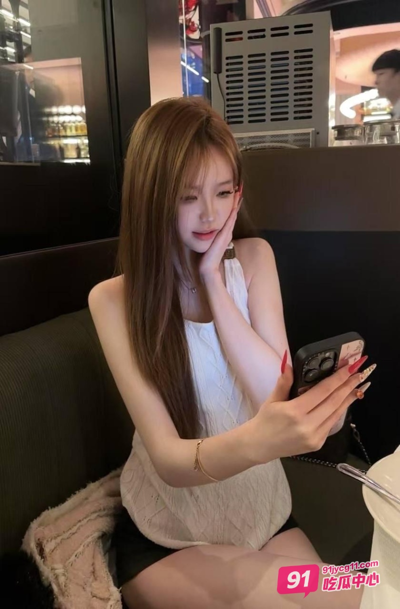广东嫩妹覃苏被包养视频泄密 美女还是没被开发几次呢～ 配图4