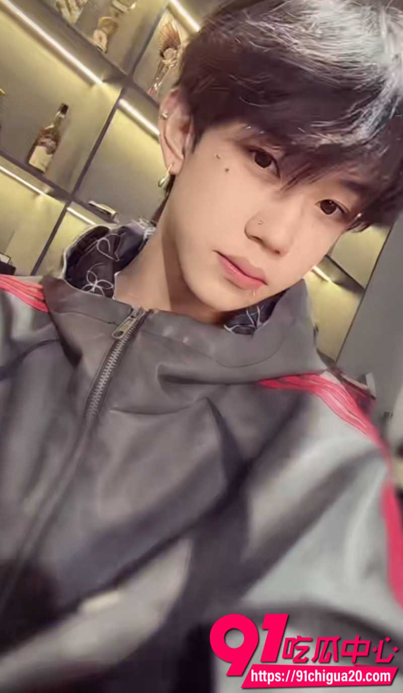 快手男网红零碎桐人设崩塌逼迫女友堕胎脚踏多条船6