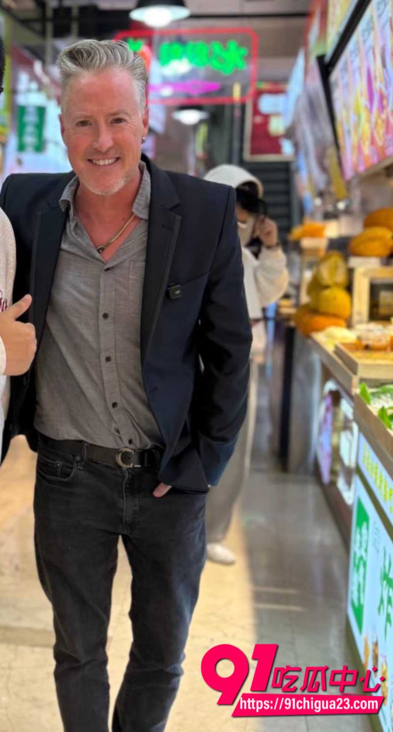 爸爸去哪儿加拿大籍男嘉宾夏克立人设崩塌被曝光家暴睡粉丝4