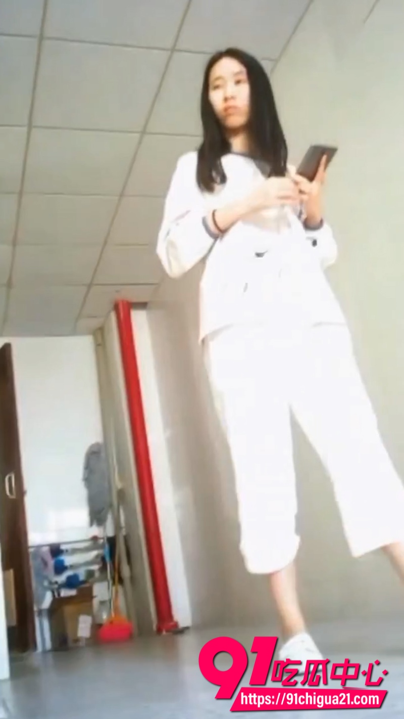 大神厕拍美女自2 大神厕拍美女自2