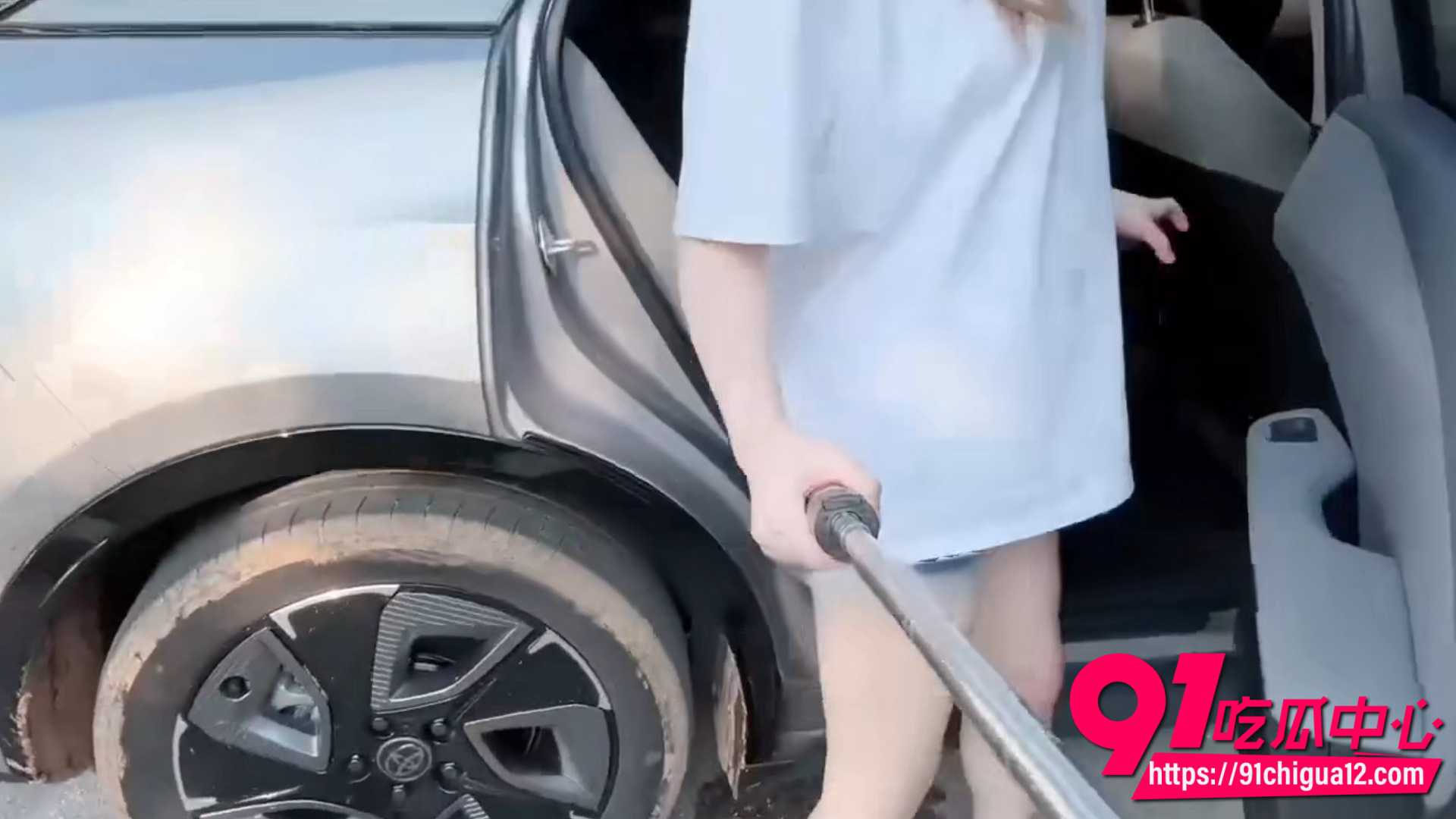 淼淼网约车露出自慰2 淼淼网约车露出自慰2
